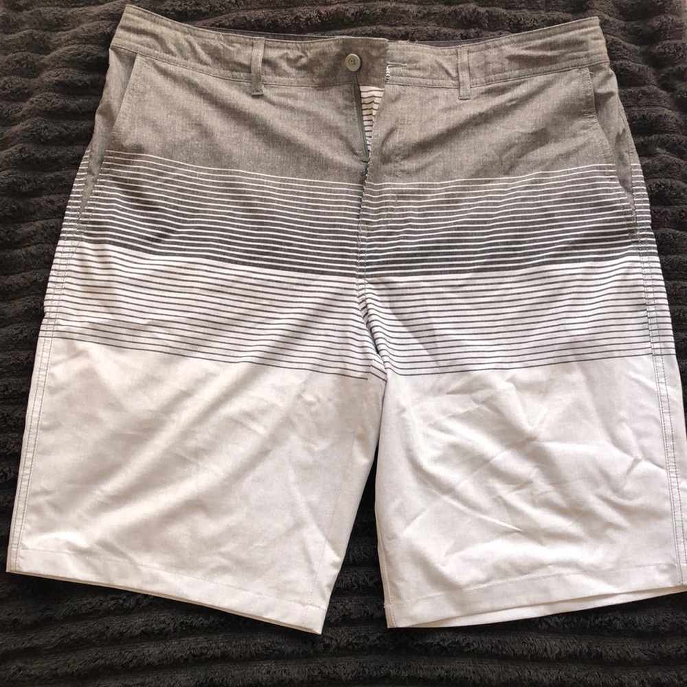 Men’s board shorts